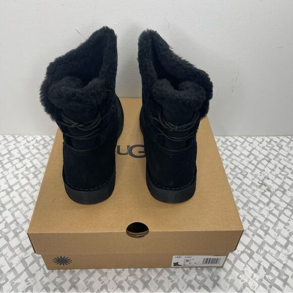 UGG Naiyah Size 9 Black Suede Leather Water repelling Short Winter Boots - Picture 4 of 7
